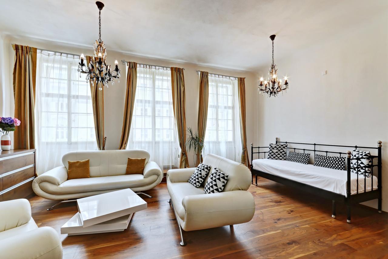 Historic Centre Apartments II Praha Bagian luar foto